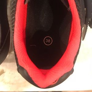 Peloton cycling shoes. Size 38. Worn once.